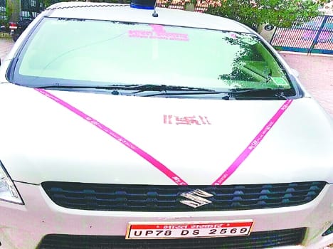 DR. PK  Pachauri blue lights on their private car 